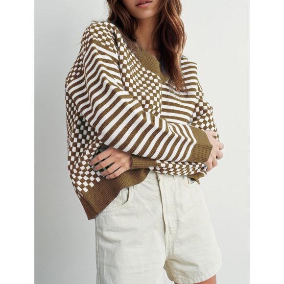 Women's Brown Striped Checkered V Neck Casual Knit Trendy Pullover Sweaters - Picture 3 of 3